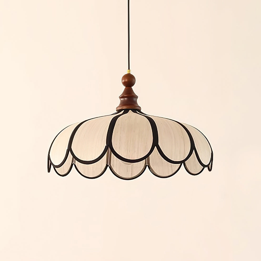 Pendant lamp in dining room setting — scalloped shade | Casa Norex