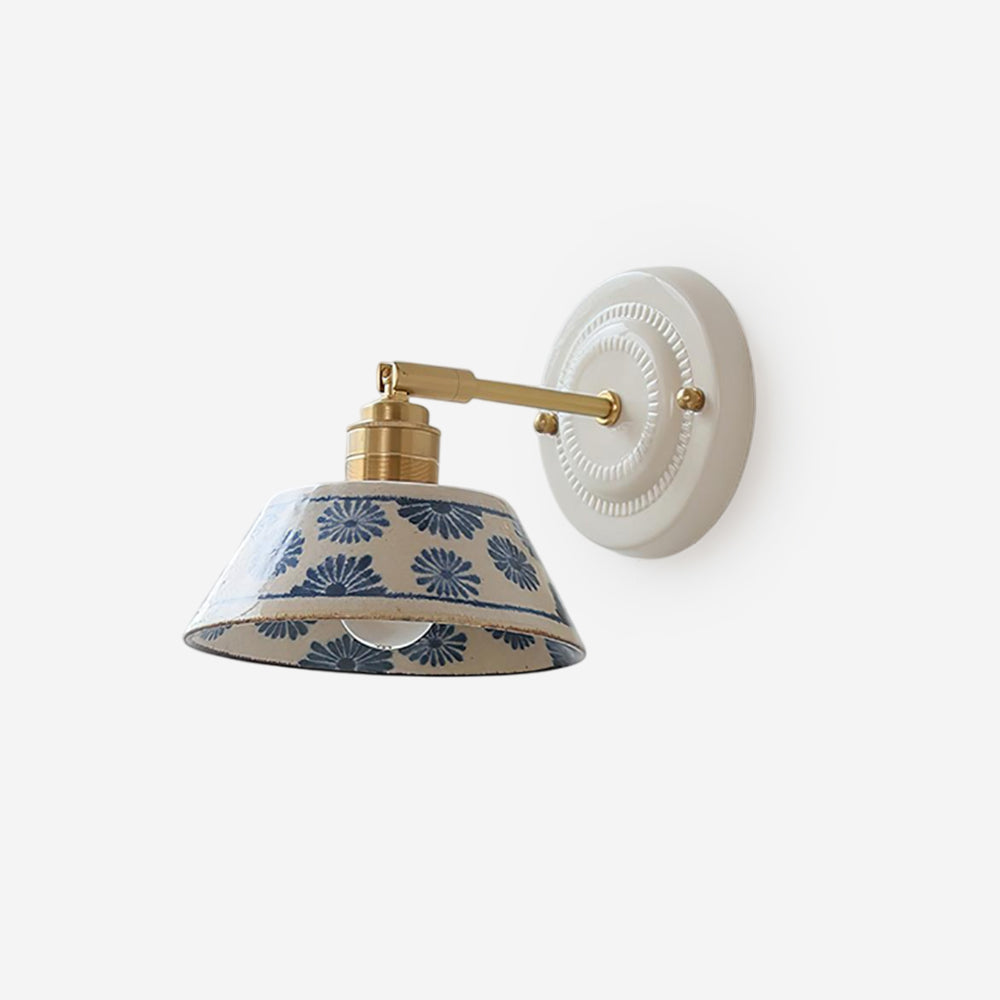 Hand-glazed ceramic wall light detail — Casa Norex