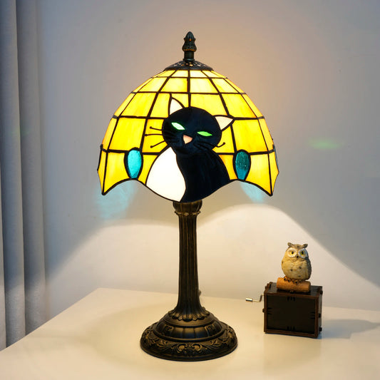 Cat table lamp in kids bedroom setting — bedside nursery light | Casa Norex