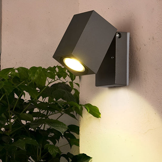 Kestrel black wall light at a modern house entrance | Casa Norex