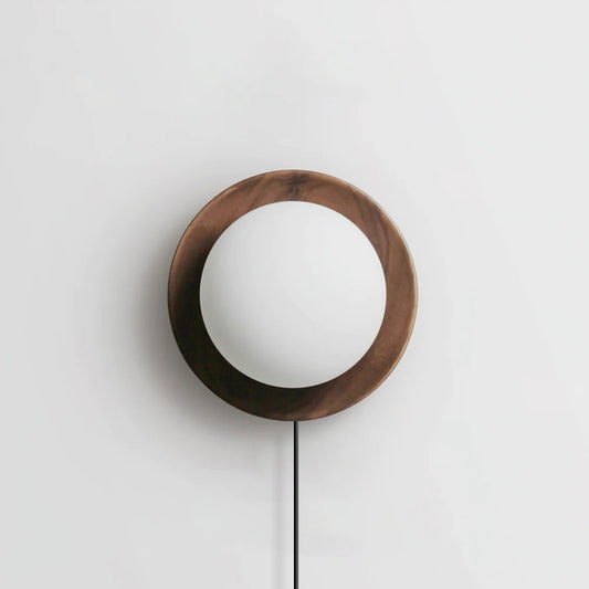 Tablet wall lamp in modern bedroom interior - Casa Norex