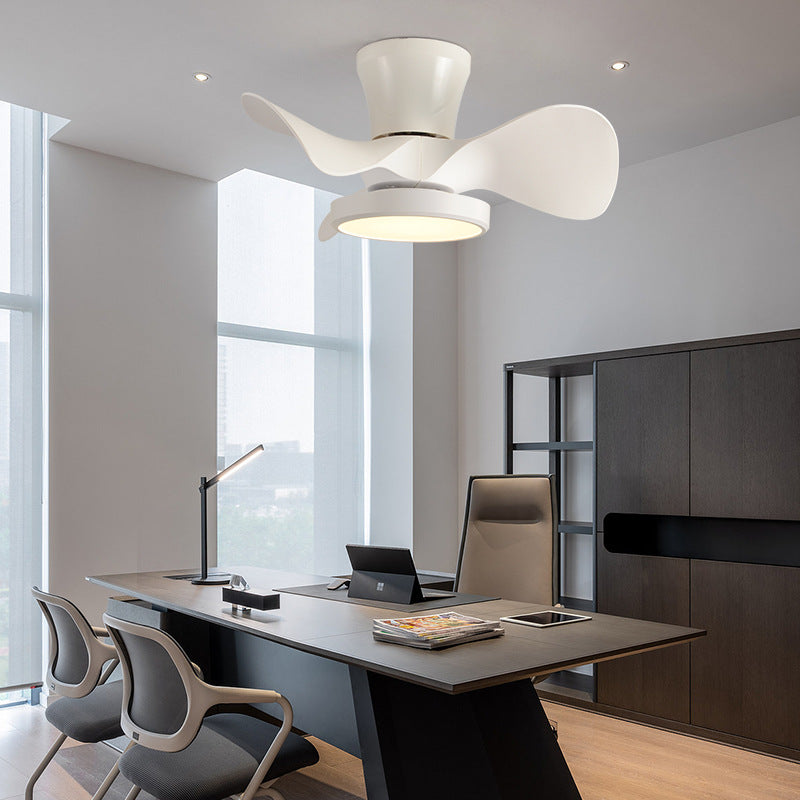Ceiling fan light remote control and 3-color dimming detail | Casa Norex