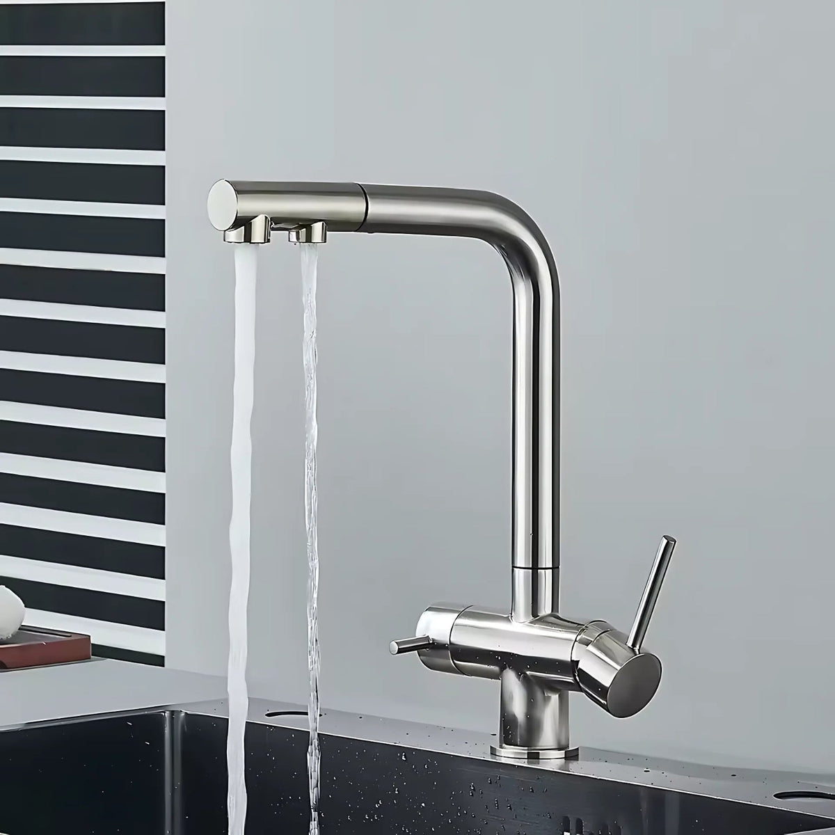 Clearwell 3-Way Filtered Pull-Out Kitchen Faucet — 3-way filtered water system | Casa Norex