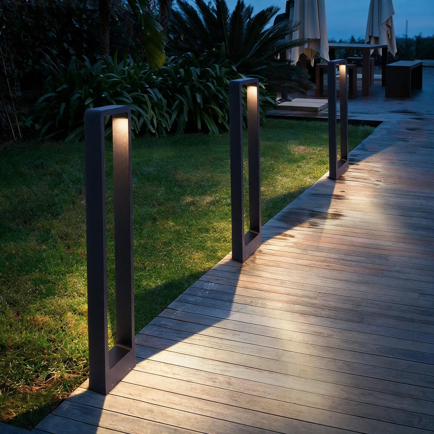 Solari Aluminum Garden Bollard Light