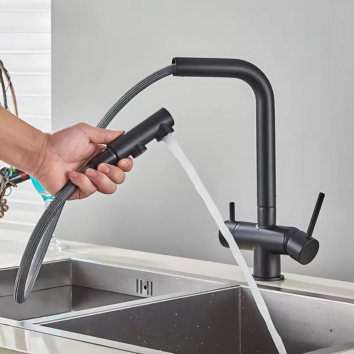 Clearwell 3-Way Filtered Pull-Out Kitchen Faucet — reverse osmosis compatible via 3/8" adapter | Casa Norex