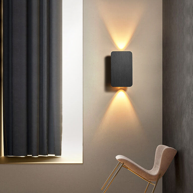 Close-up of aluminum flat panel and integrated LED strip | Casa Norex