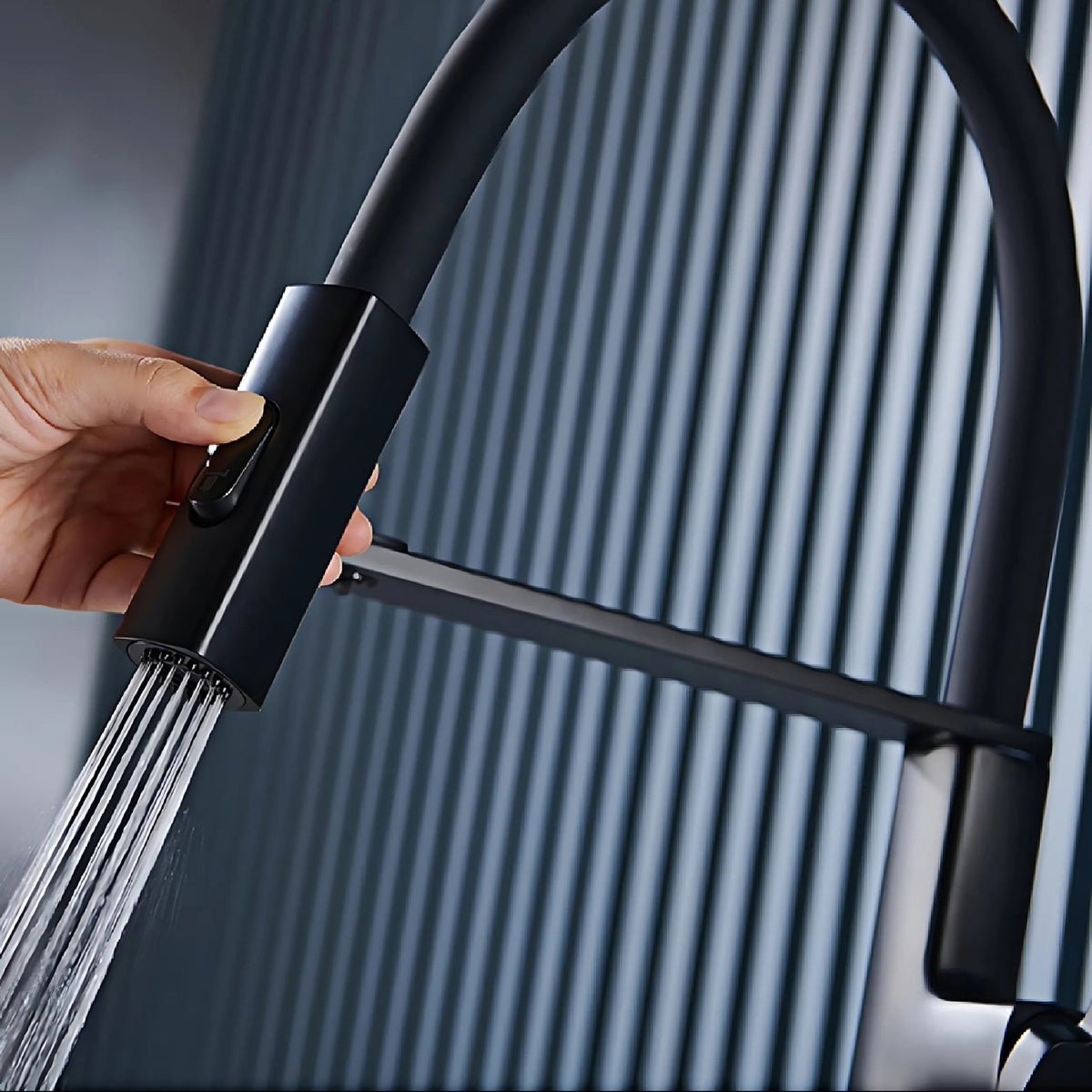 Sterling Luxury Pull-Down Kitchen Faucet — single-hole deck-mounted install | Casa Norex