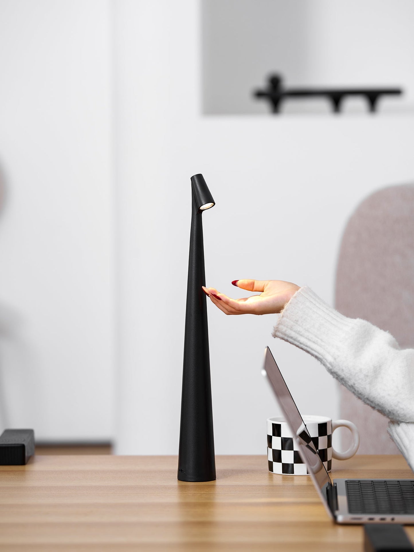Africa Built-in Battery Table Lamp