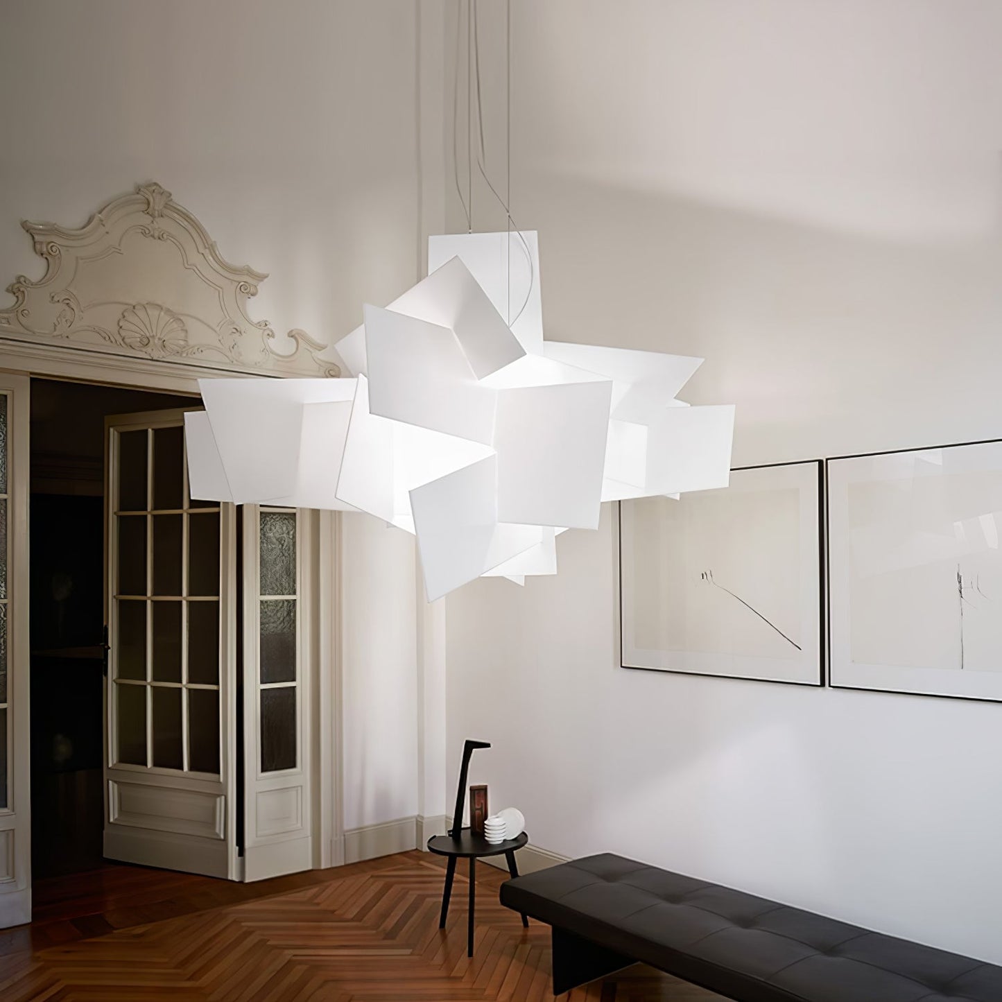 Explosion-design acrylic chandelier — Casa Norex