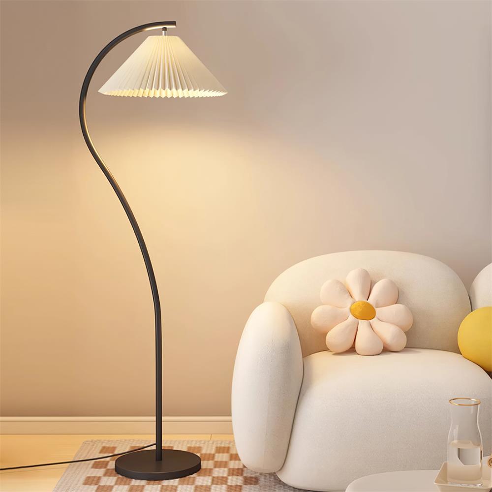 Tove floor lamp gold colorway - 155cm adjustable head - Casa Norex