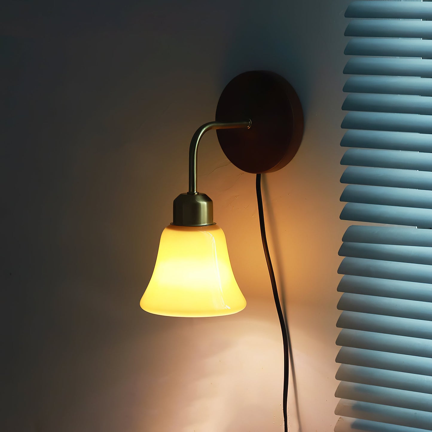 Daphne mid-century wall lamp warm amber glow - Casa Norex