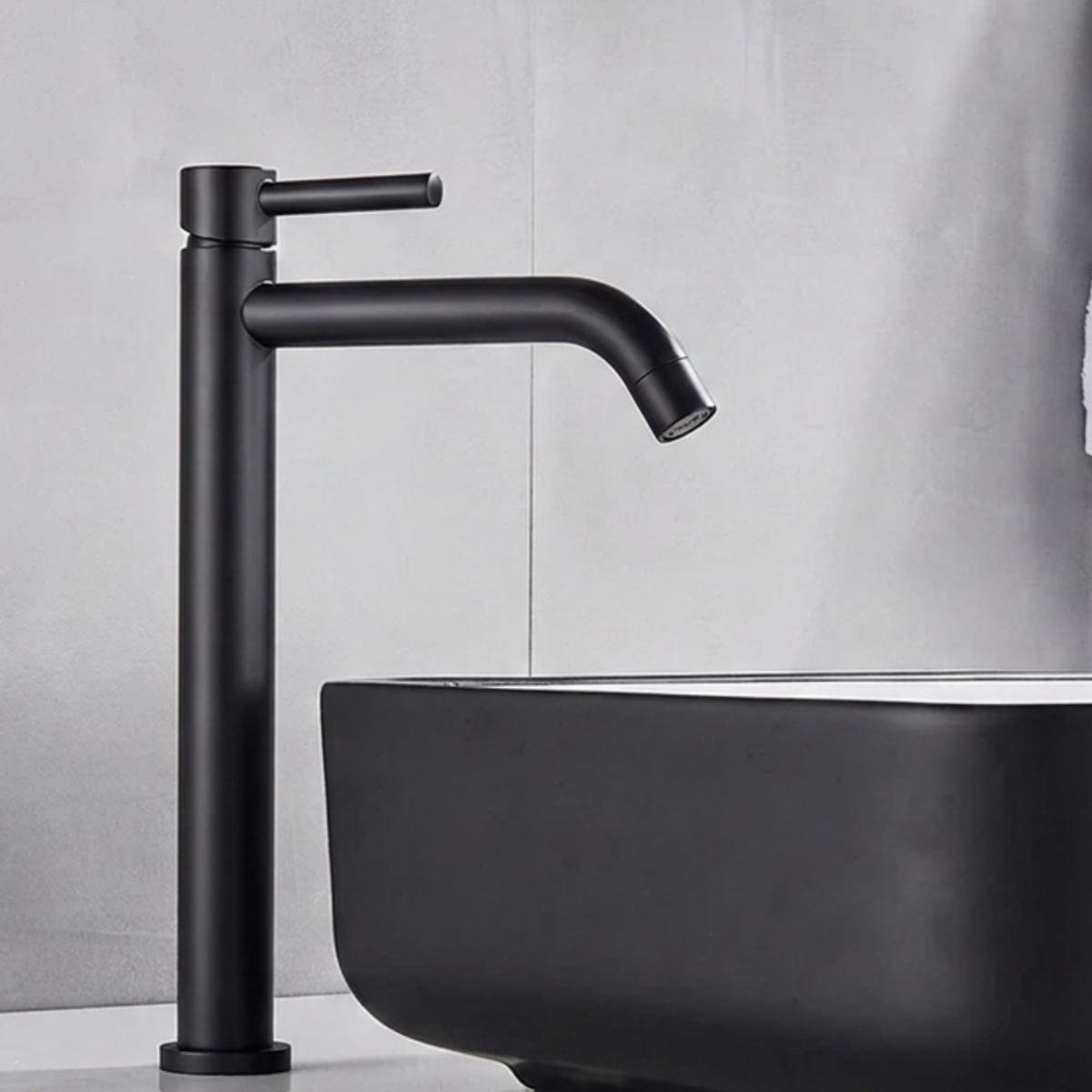 Milltown Bathroom Basin Faucet valve detail — Chrome finish — Casa Norex