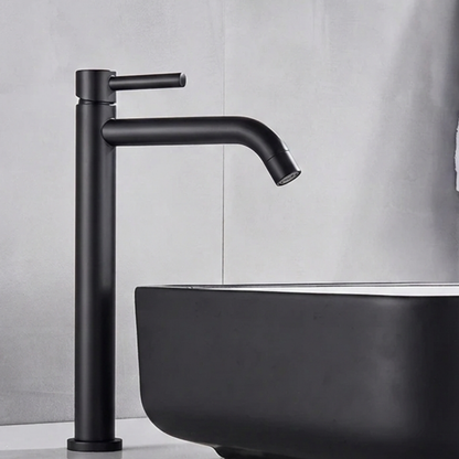 Milltown Bathroom Basin Faucet valve detail — Chrome finish — Casa Norex