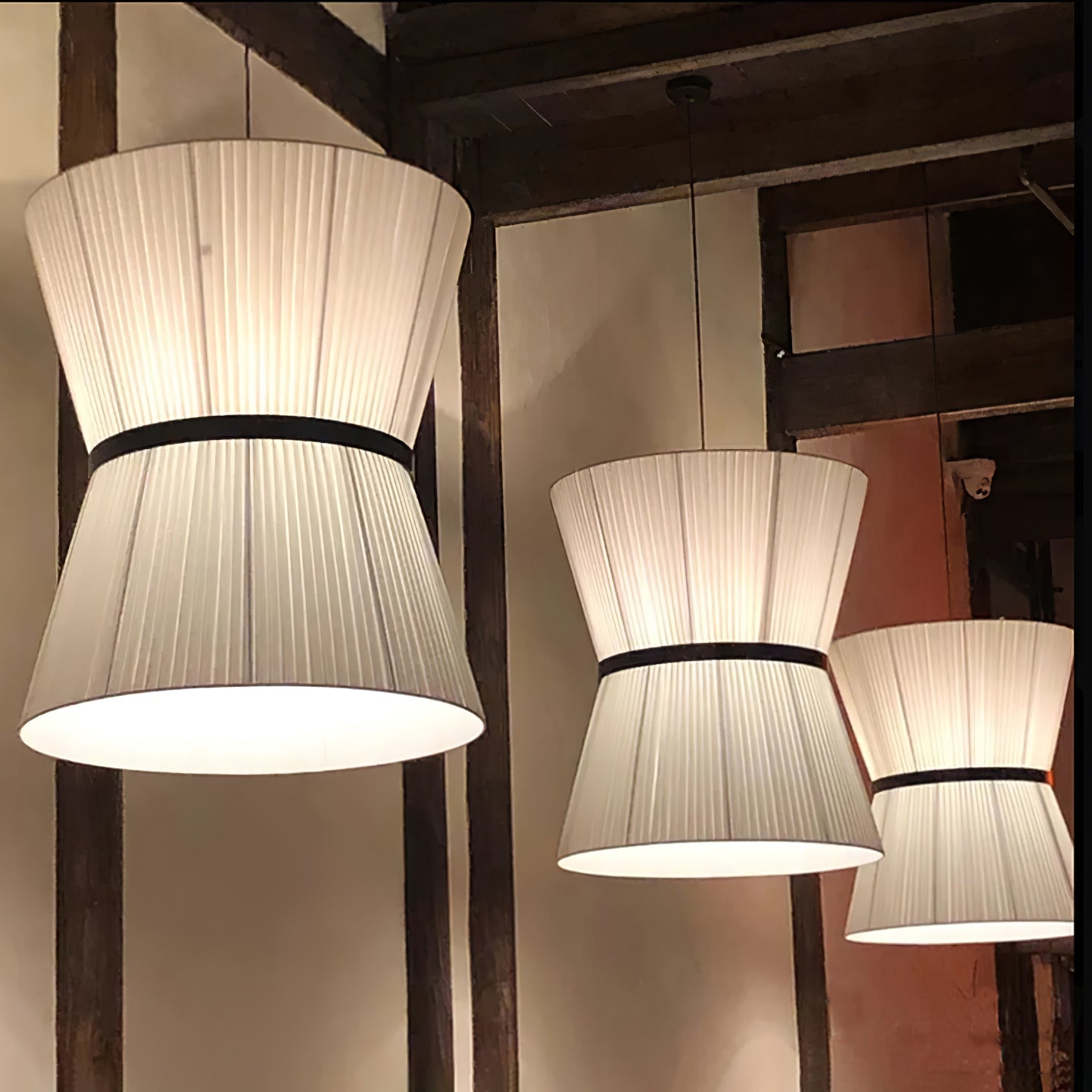 Folie Pendant Light