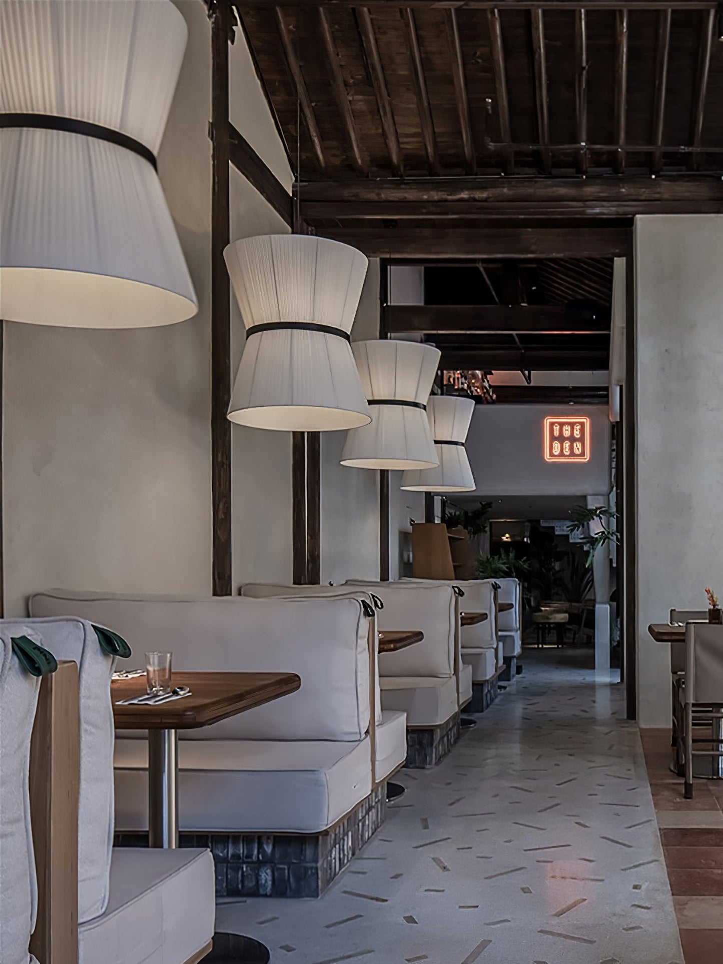 Folie Pendant Light