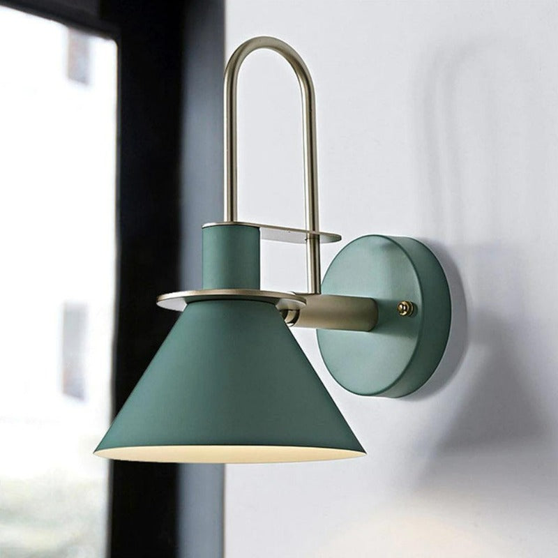 Perseus sconce side profile - flexible light direction - Casa Norex