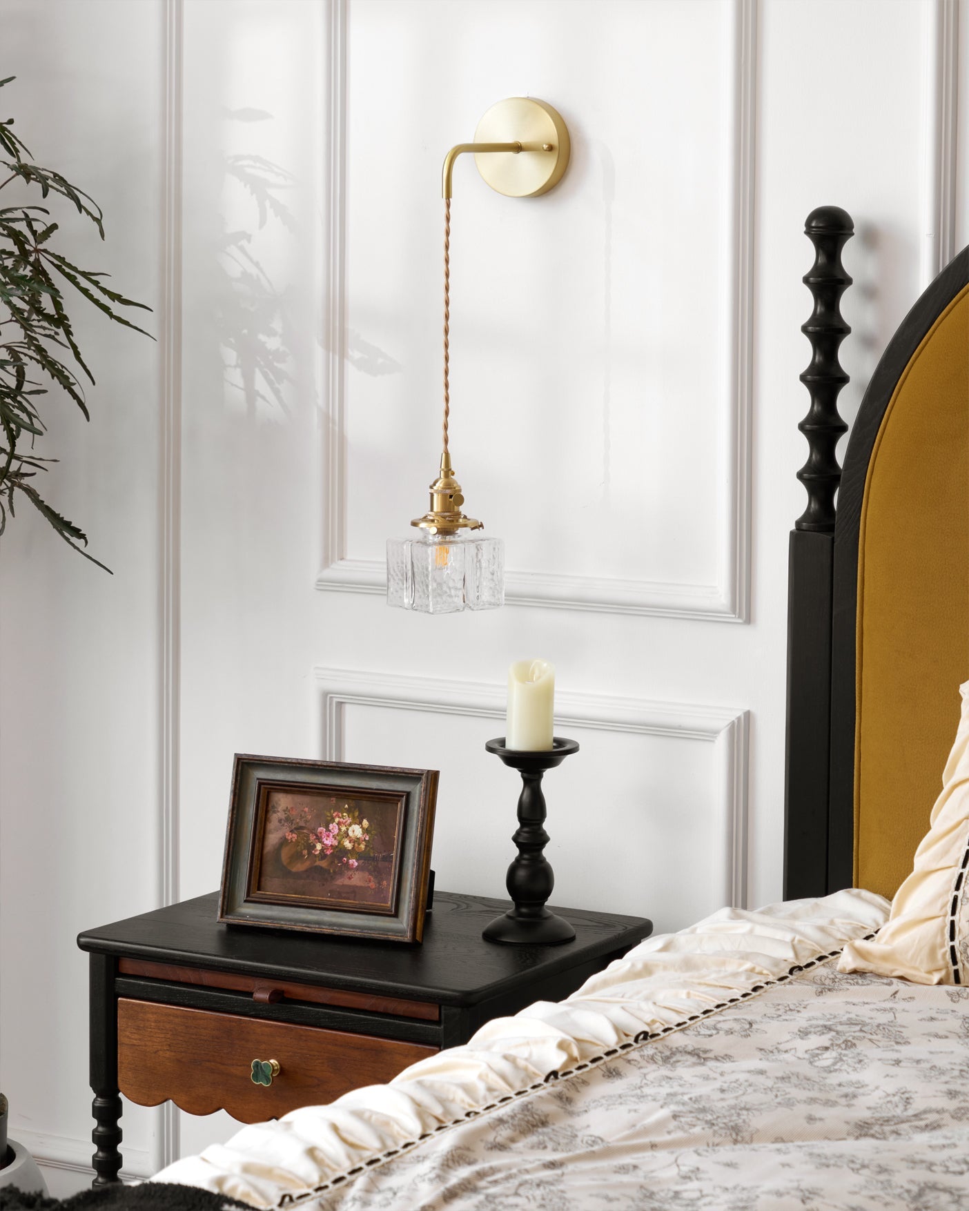 Jewel Glass Brass Wall Lamp