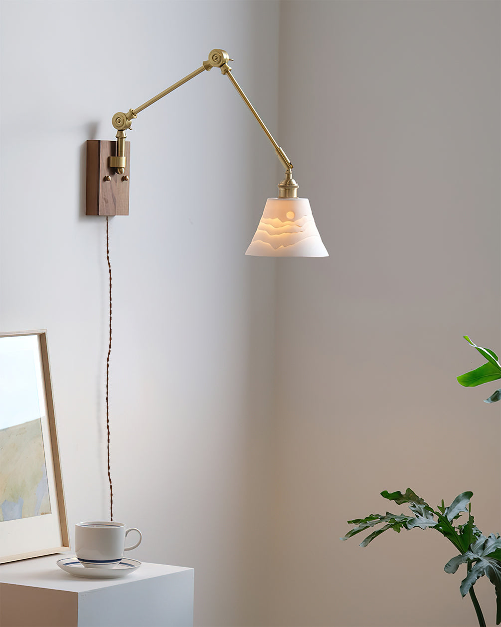 Murale wall lamp natural wood joinery detail - Casa Norex