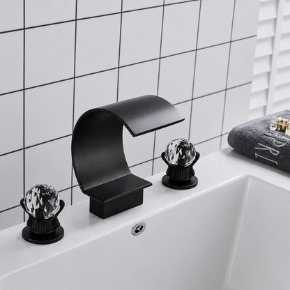 Crystalline Tub Faucet spout close-up — Chrome finish — Casa Norex