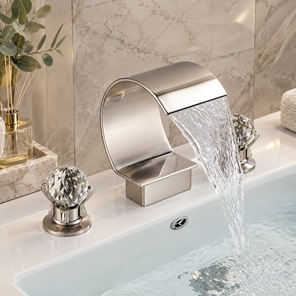 Crystalline Tub Faucet valve detail — Gold finish — Casa Norex
