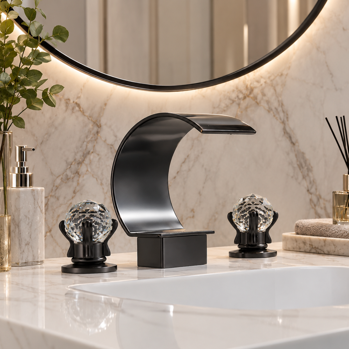 Crystalline Tub Faucet aerator close-up — Chrome finish — Casa Norex