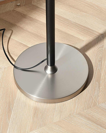 Aurelia floor lamp angled view — arched silhouette — Casa Norex