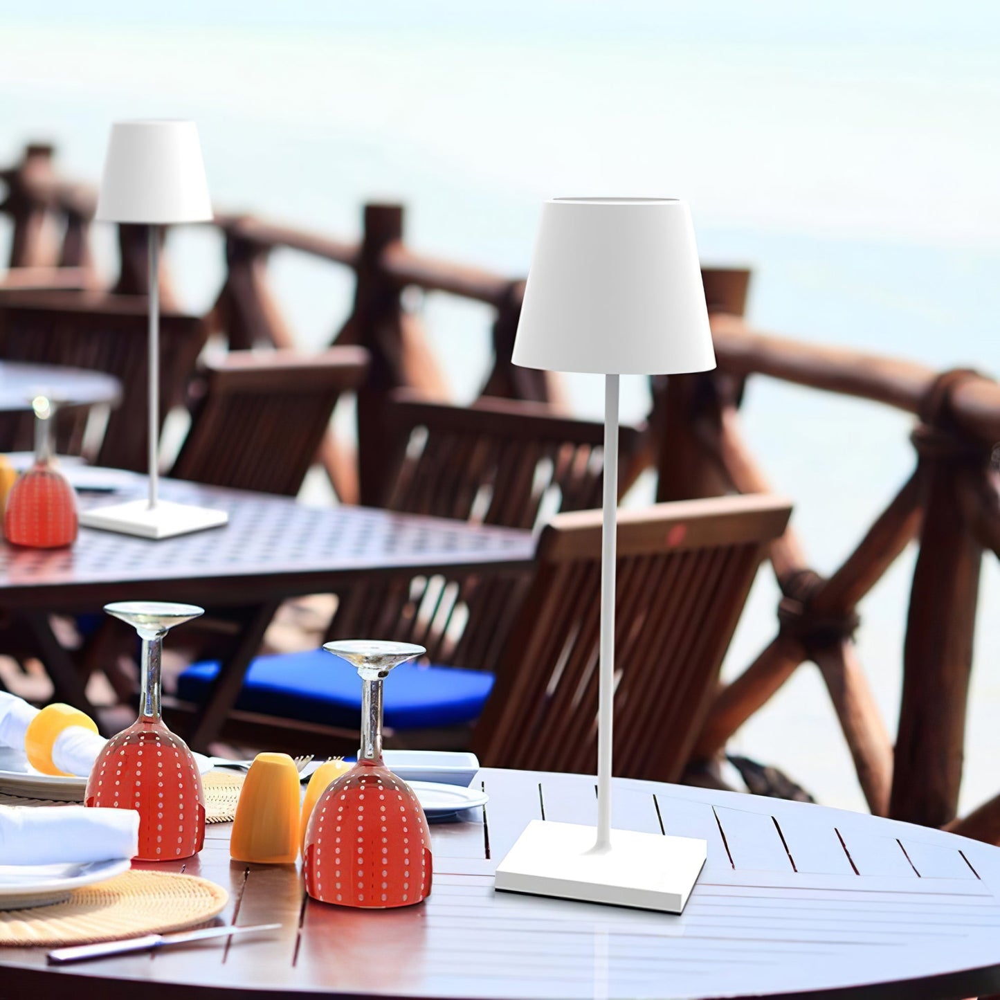 Doku Built-in Battery Table Lamp
