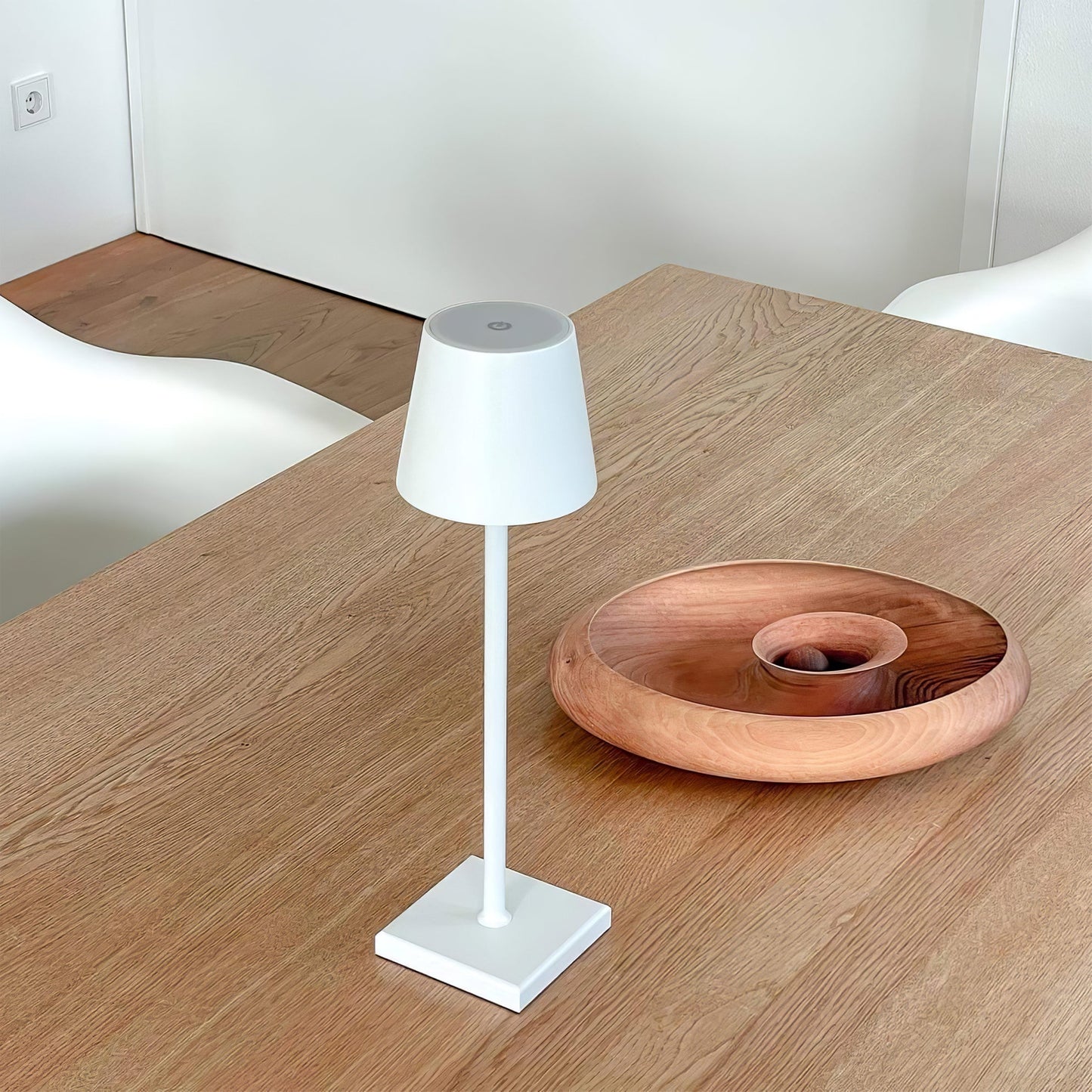 Doku Built-in Battery Table Lamp