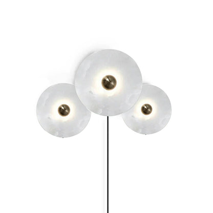 Natural alabaster disc veining close-up - combination wall lamp by Casa Norex