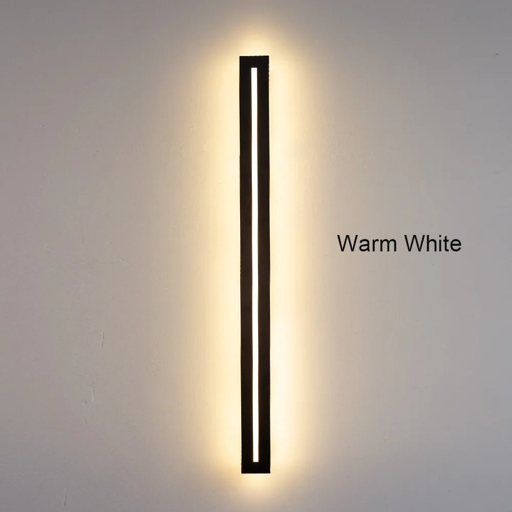 Aluminum outdoor wall light — black finish, continuous LED line, IP65 | Casa Norex