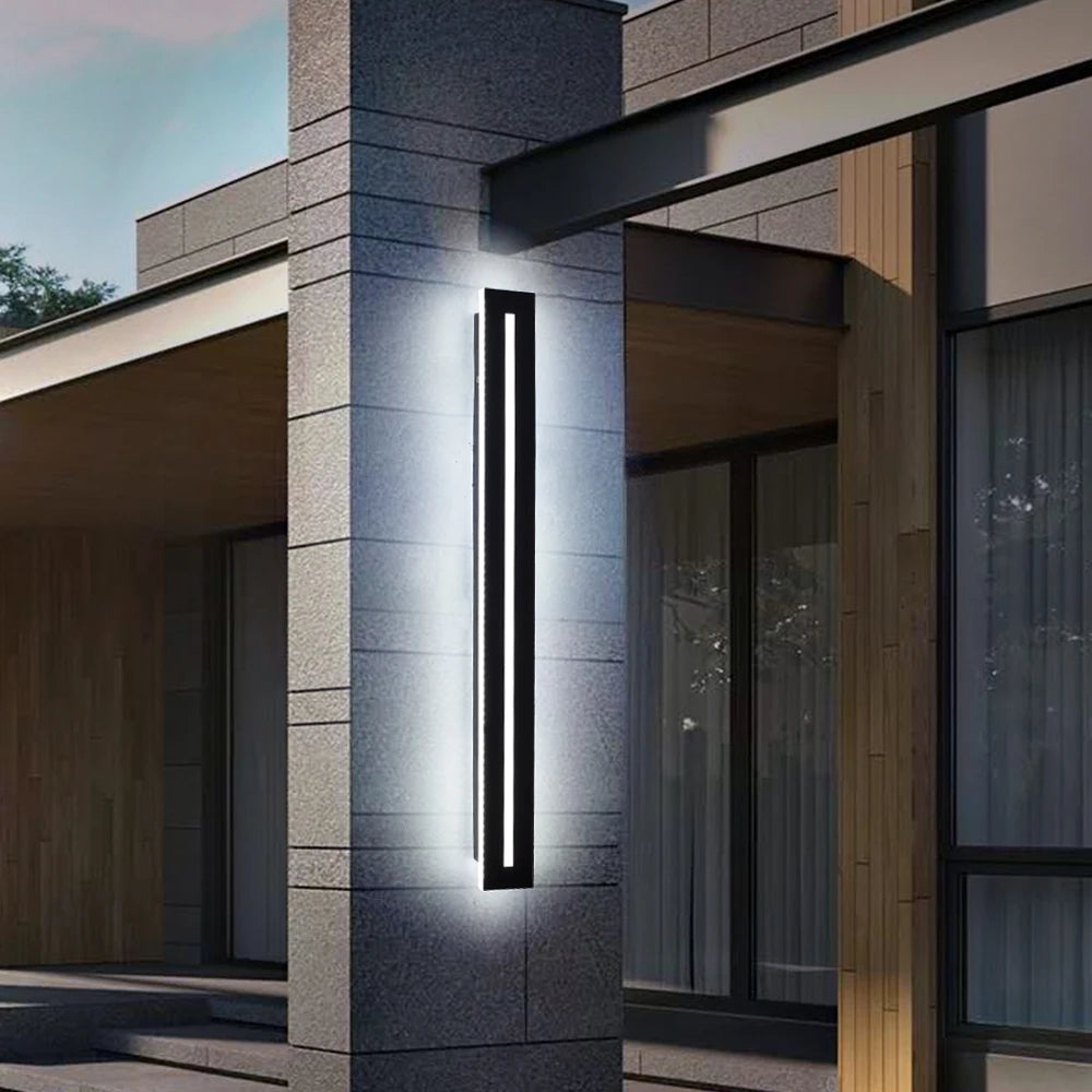 Close-up of black aluminum finish on outdoor wall light LED line | Casa Norex