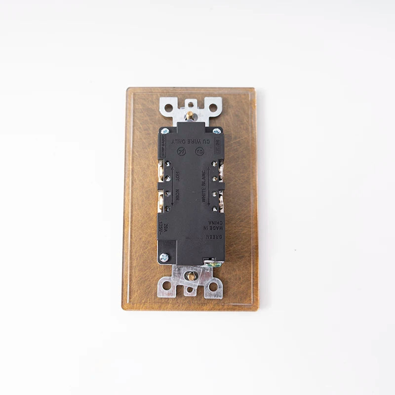 20A wall outlet product detail — Casa Norex