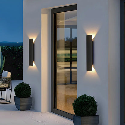 Nordic wall sconce warm white light beam detail — Casa Norex