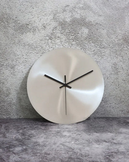Ultra-Thin Metal Wall Clock detail view 19 — Casa Norex