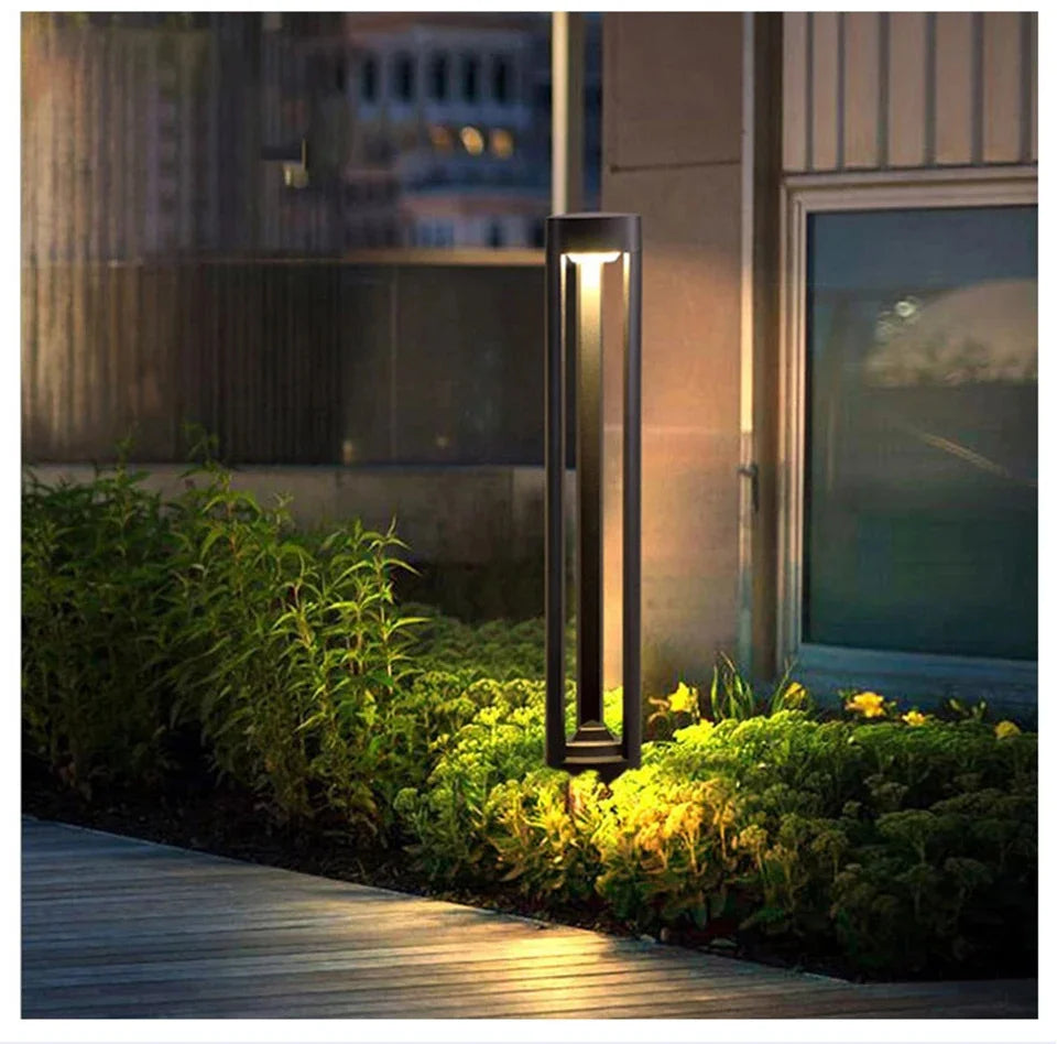 Black Aluminum Bollard Light detail