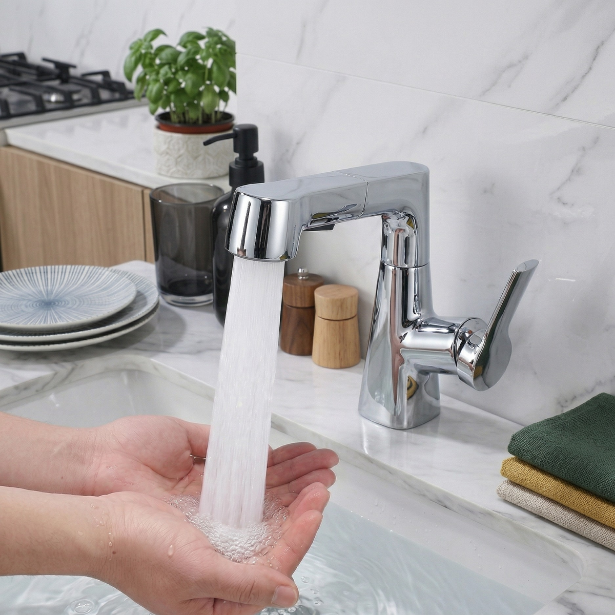 Rivermist 360° Pull-Out Kitchen Faucet — 360° rotatable spout | Casa Norex