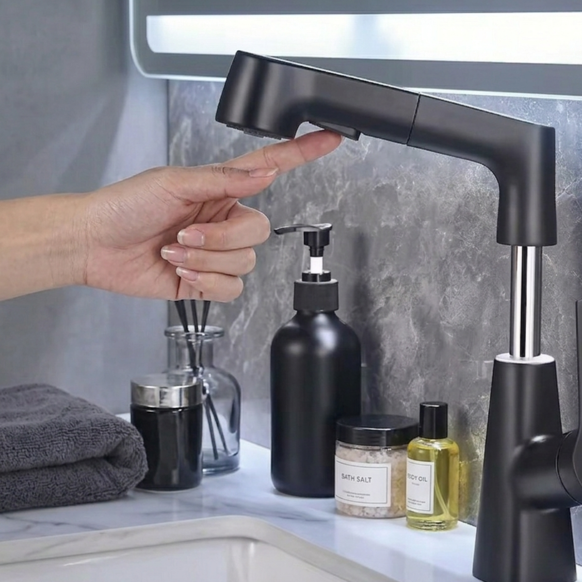 Rivermist 360° Pull-Out Kitchen Faucet — pull-out hose with 50-60cm reach | Casa Norex