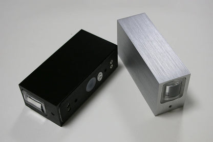 Close-up of aluminum baked-on finish on COB LED outdoor wall light — Casa Norex