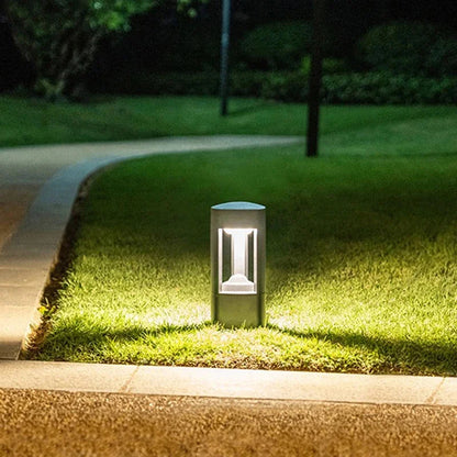 Bollard light screw fixation base plate close-up | Casa Norex