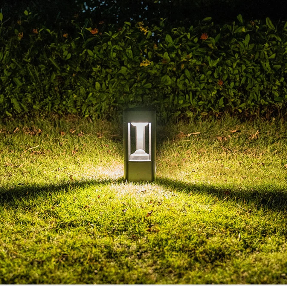 Black Aluminum Bollard Light detail