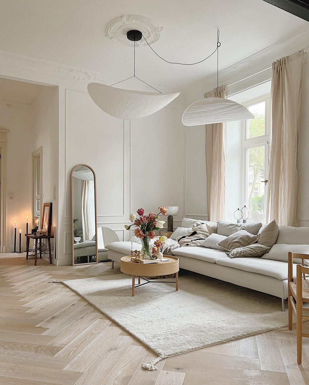 Tense Pendant Light