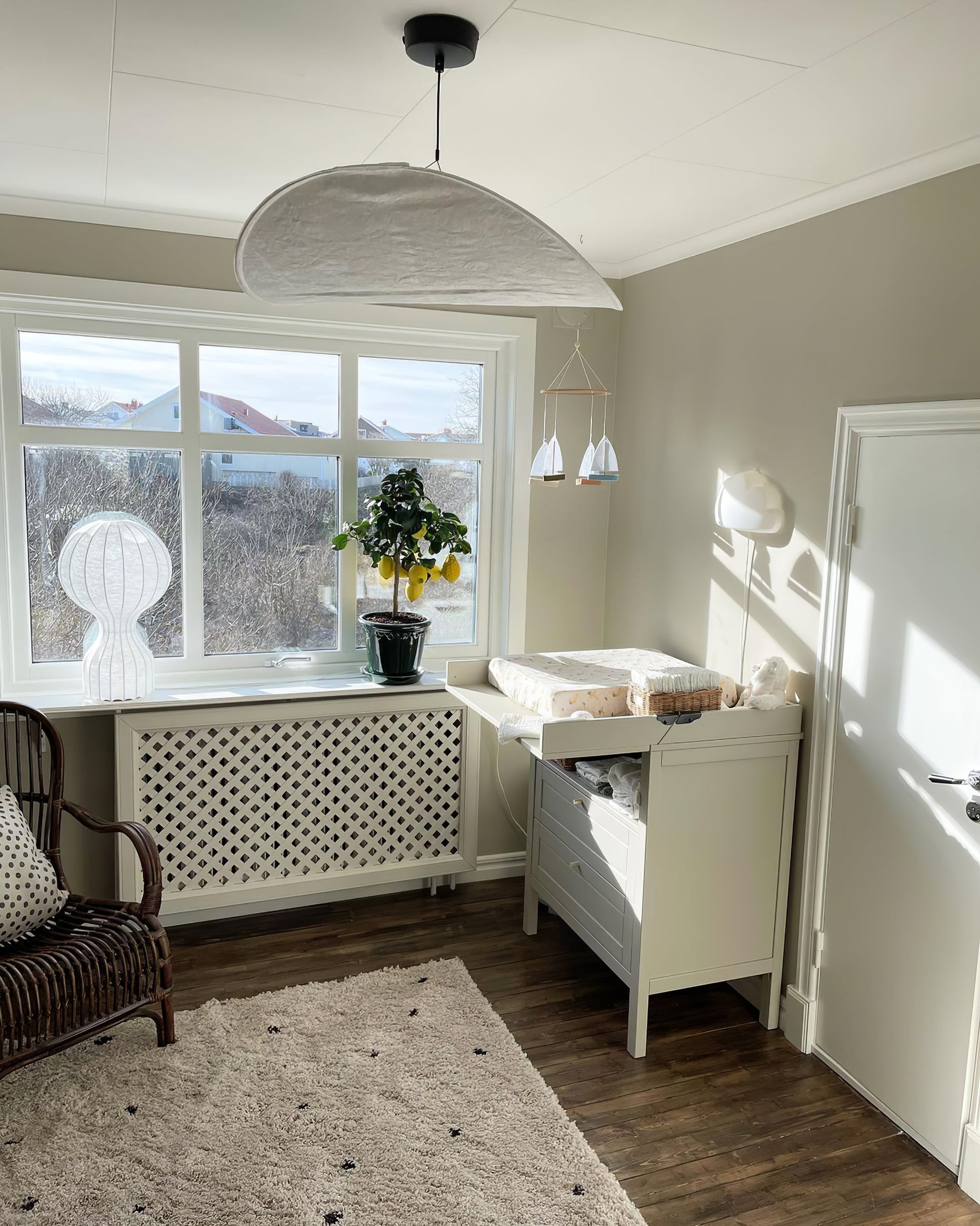 Close-up of DuPont Tyvek shade on pendant lamp | Casa Norex