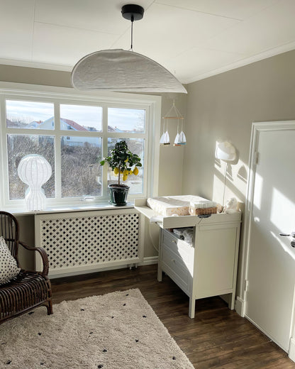 Close-up of DuPont Tyvek shade on pendant lamp | Casa Norex