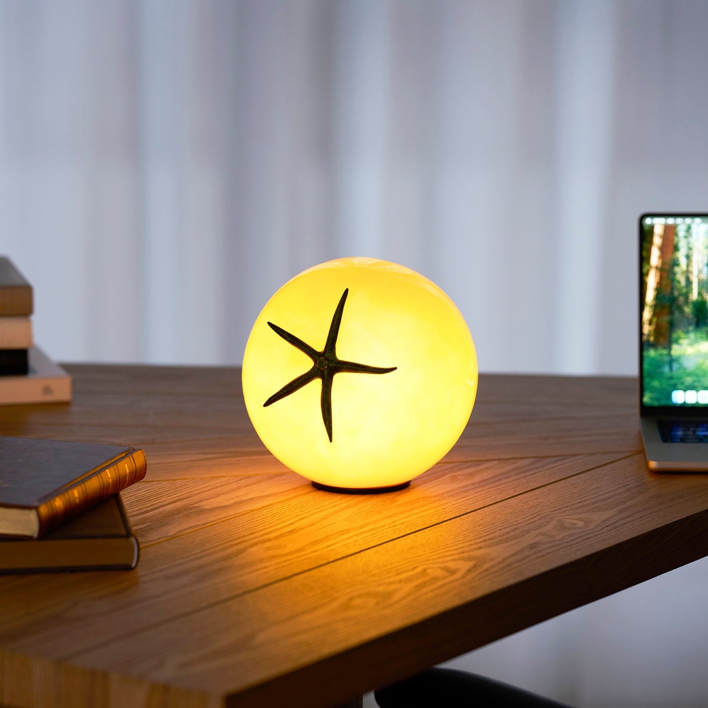 Tomato Glass Table Lamp