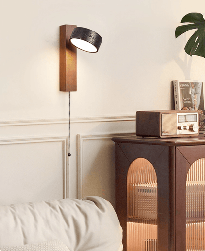 Wall sconce pull chain switch detail — Casa Norex