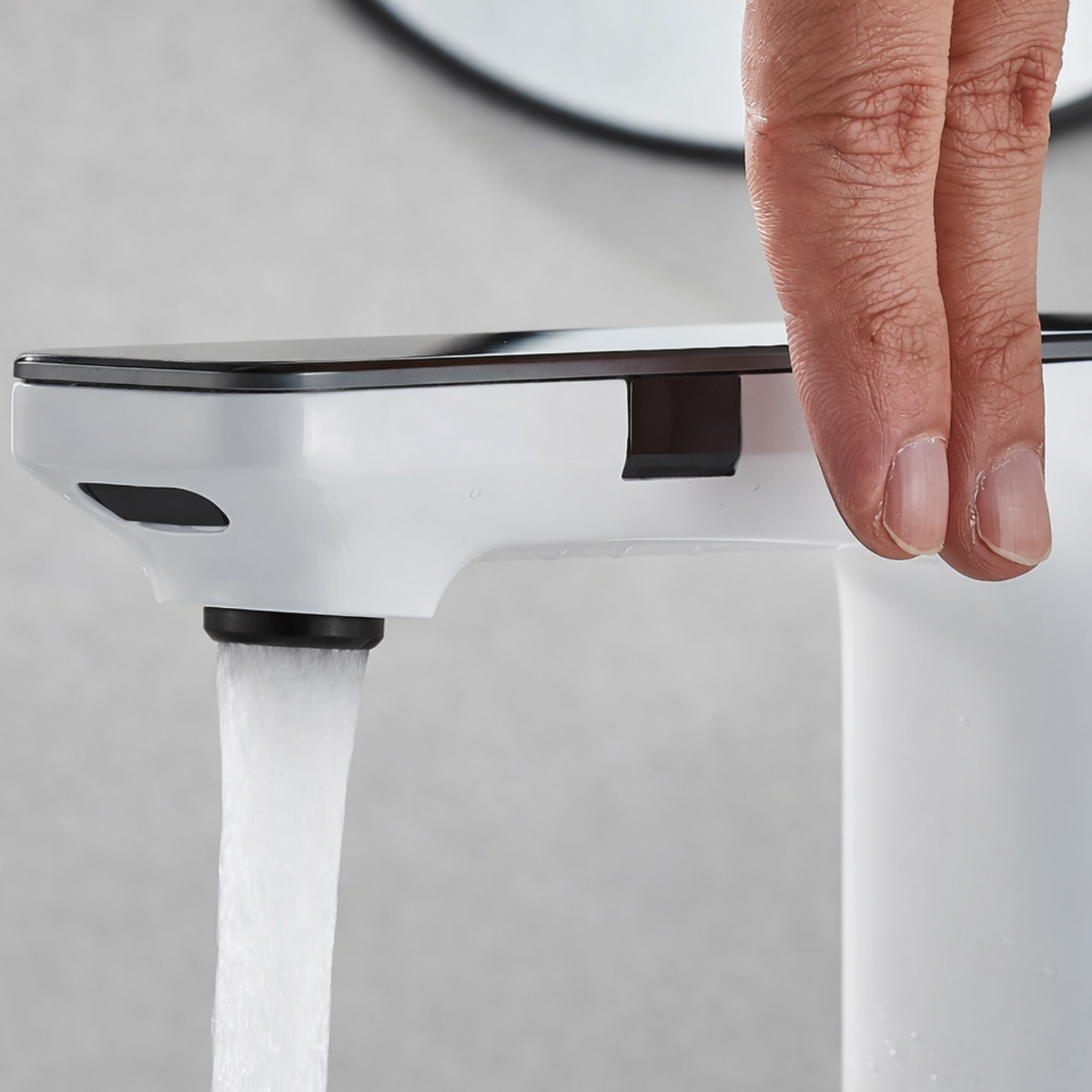 Sensora Bathroom Basin Faucet spray head detail — Chrome finish — Casa Norex