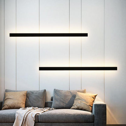 Long linear outdoor wall light in living room setting — vertical lighting | Casa Norex
