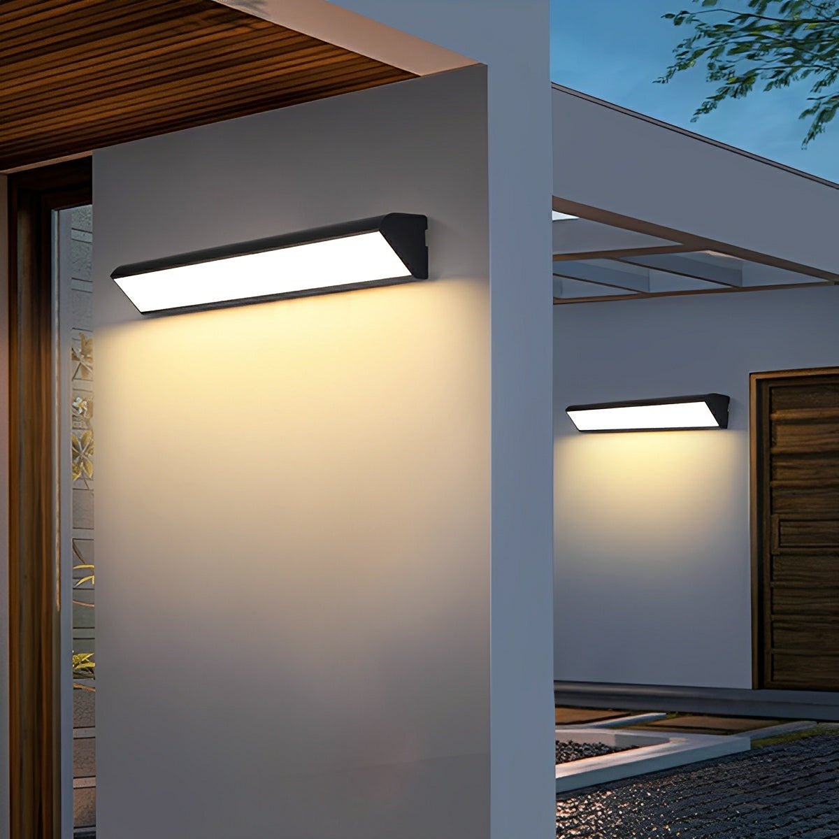 Close-up of aluminum and PMMA diffuser on outdoor wall light | Casa Norex