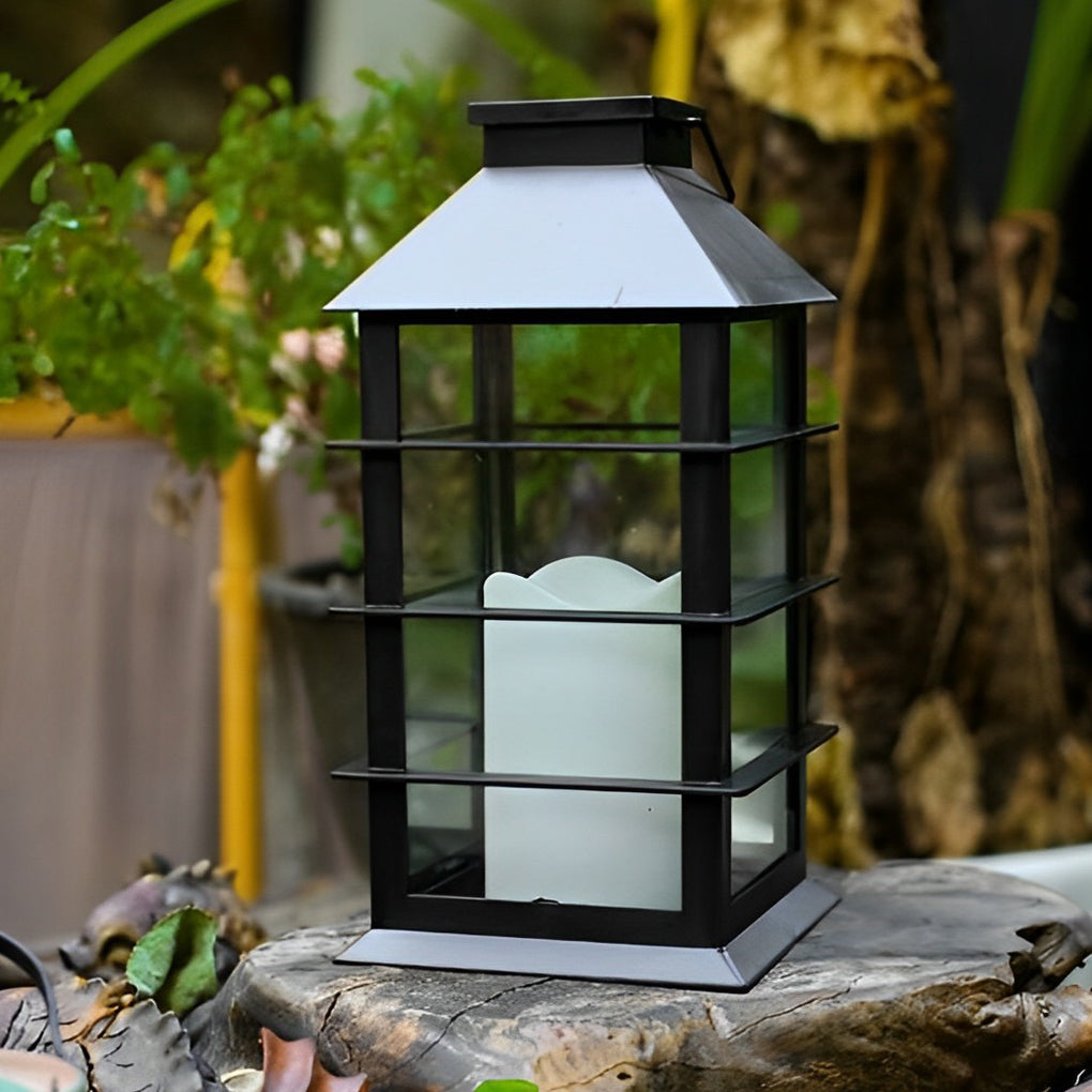 Wicklow lantern on garden grass | Casa Norex