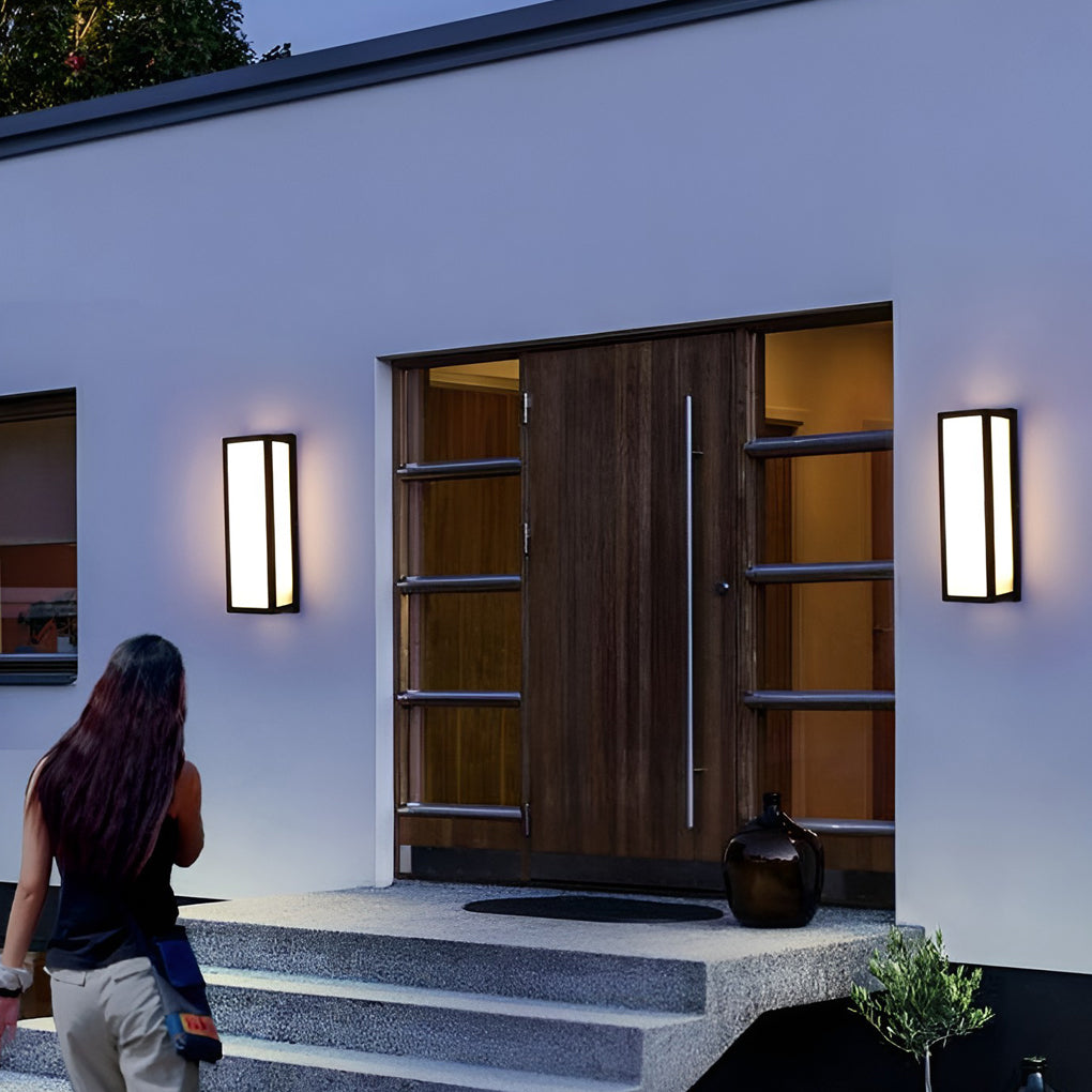 Ashby wall light beside a front door | Casa Norex